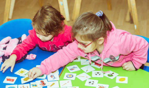 дошкольники учат английский в игровом формате